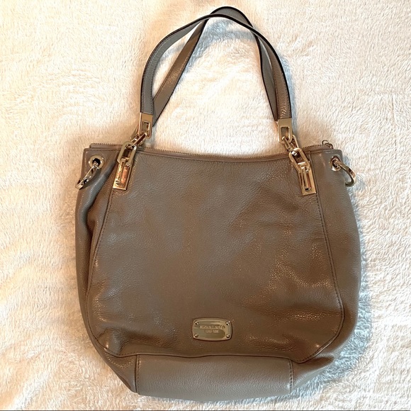 Michael Kors bag - Picture 1 of 4